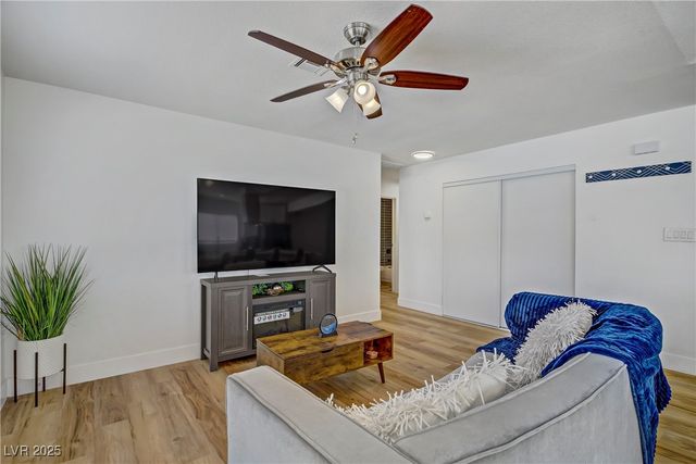 3831 Calle De Benito, Las Vegas, NV 89121