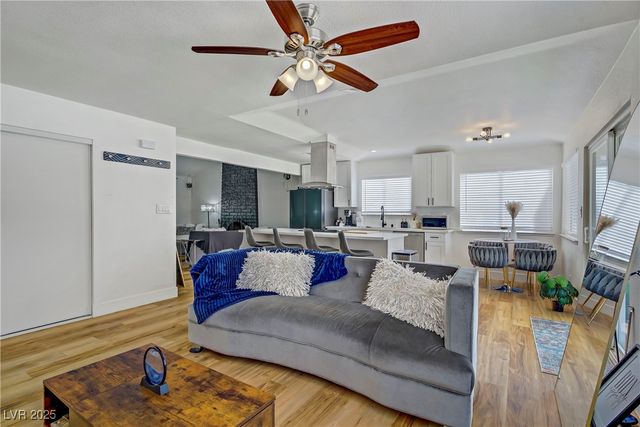 3831 Calle De Benito, Las Vegas, NV 89121