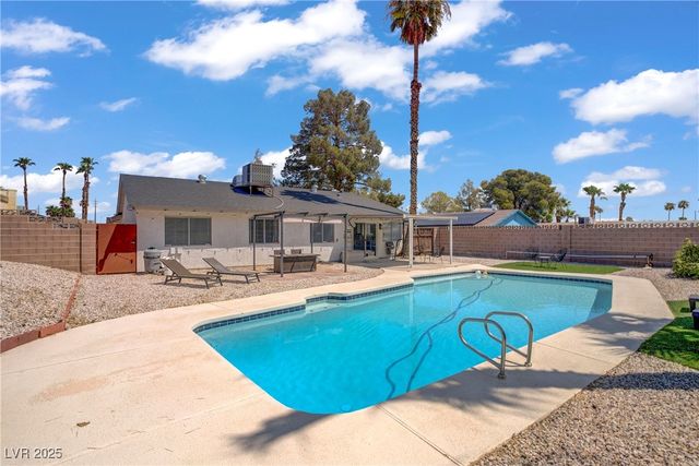 3831 Calle De Benito, Las Vegas, NV 89121