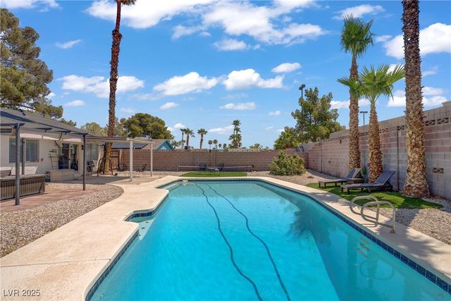 3831 Calle De Benito, Las Vegas, NV 89121