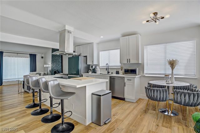 3831 Calle De Benito, Las Vegas, NV 89121