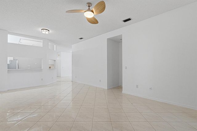 10168 LOMBARDY Drive 10168, Tamarac, FL 33321