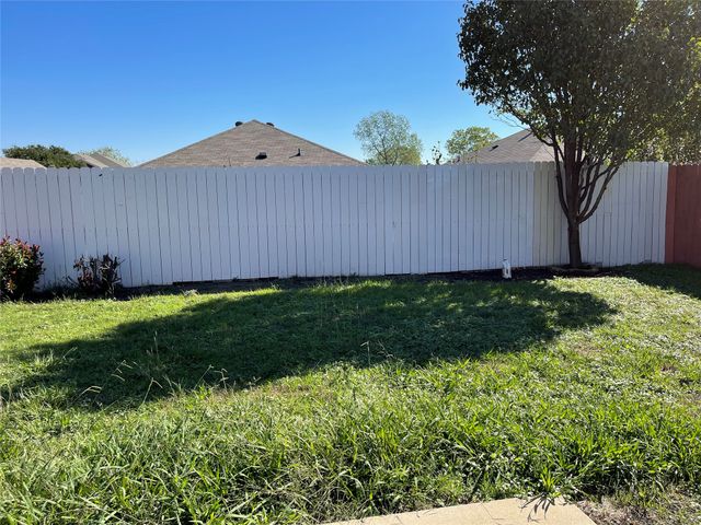 1253 Rosedale Springs Lane, Fort Worth, TX 76134