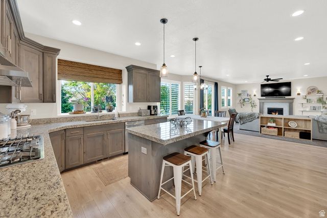 2842 W ROLLING CREEK WAY, South Jordan, UT 84095