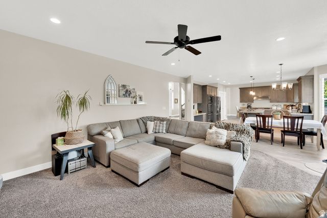 2842 W ROLLING CREEK WAY, South Jordan, UT 84095