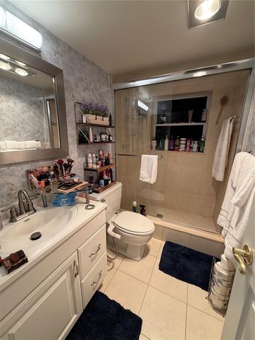 4100 Crystal Lake Dr 111 111, Deerfield Beach, FL 33064