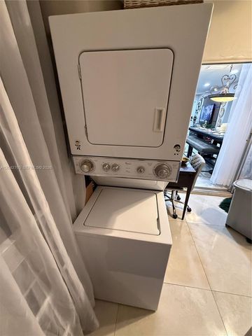 4100 Crystal Lake Dr 111 111, Deerfield Beach, FL 33064