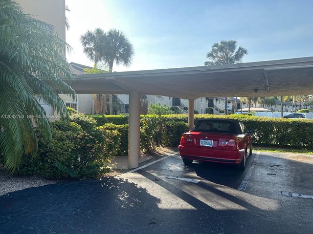4100 Crystal Lake Dr 111 111, Deerfield Beach, FL 33064