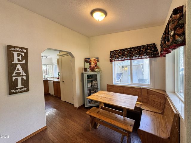 52606 Mete Road, La Pine, OR 97739