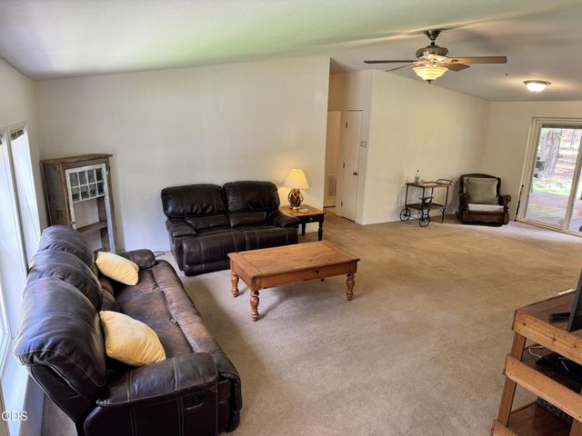 52606 Mete Road, La Pine, OR 97739