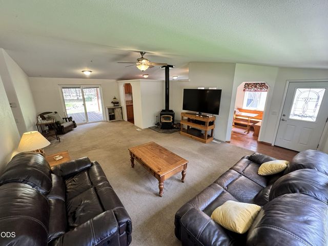 52606 Mete Road, La Pine, OR 97739