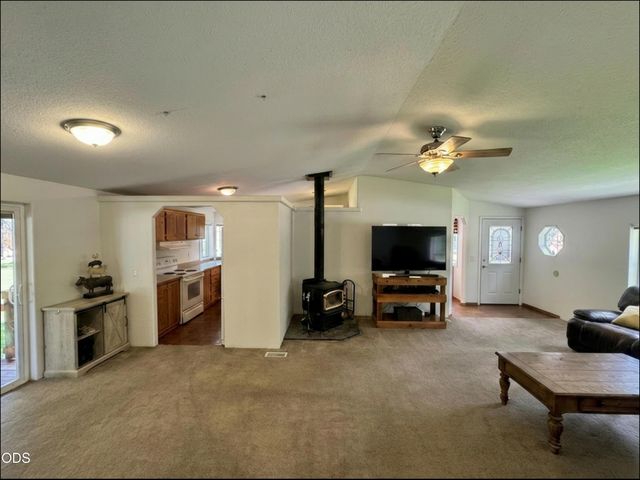 52606 Mete Road, La Pine, OR 97739
