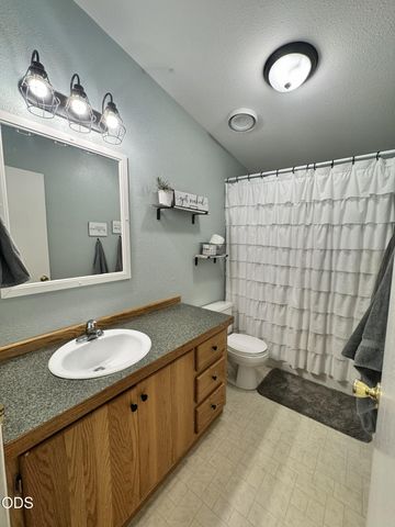 52606 Mete Road, La Pine, OR 97739
