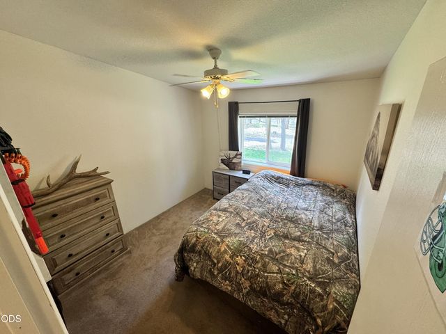 52606 Mete Road, La Pine, OR 97739