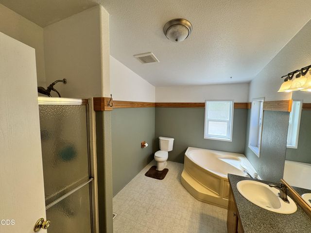 52606 Mete Road, La Pine, OR 97739