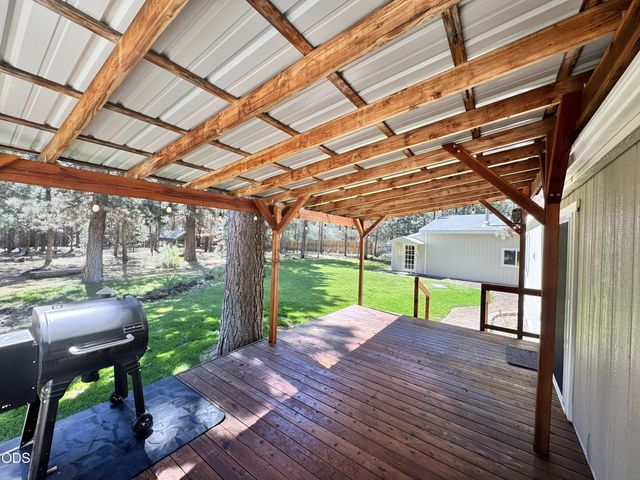 52606 Mete Road, La Pine, OR 97739
