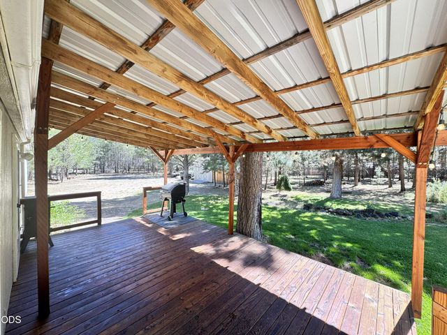 52606 Mete Road, La Pine, OR 97739