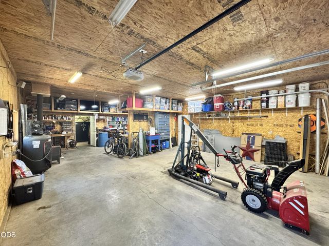 52606 Mete Road, La Pine, OR 97739