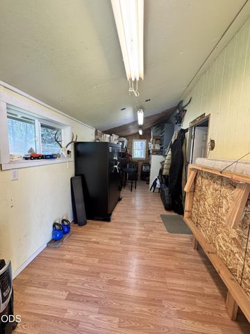 52606 Mete Road, La Pine, OR 97739