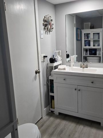 669 W Oakland Park Boulevard 205-b, Wilton Manors, FL 33311