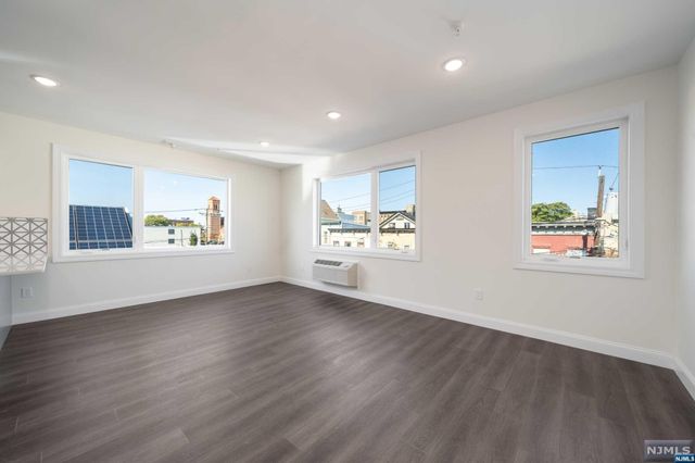 517 7th Street 3C, Union City, NJ 07087