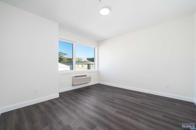 517 7th Street 3C, Union City, NJ 07087