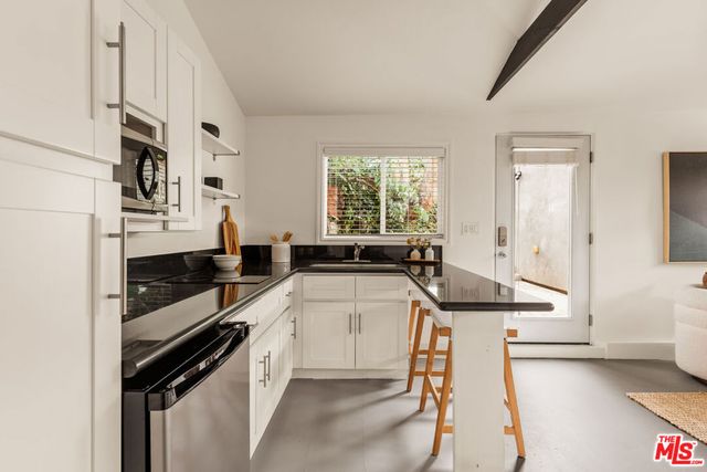 6350 W 80th Place, Los Angeles, CA 90045