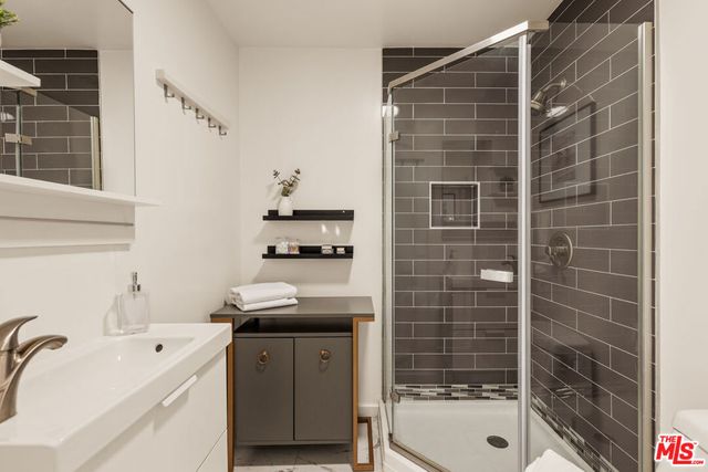 6350 W 80th Place, Los Angeles, CA 90045