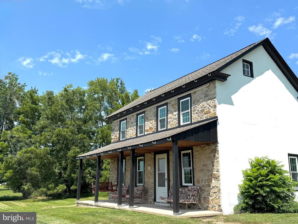 211 OBERHOLTZER RD, Gilbertsville, PA 19525