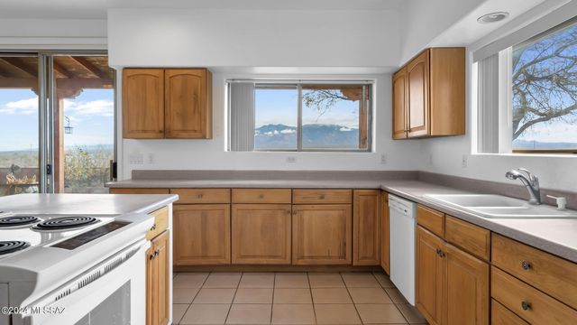 2776 W Frontage Rd, Amado, AZ 85645