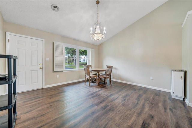 1333 Thomason RD, Roanoke, VA 24014