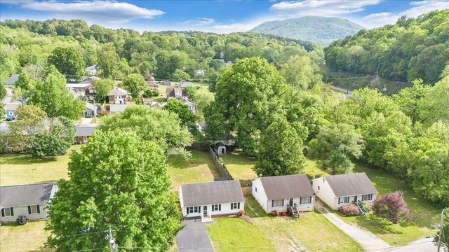 1333 Thomason RD, Roanoke, VA 24014