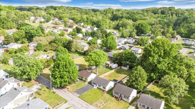 1333 Thomason RD, Roanoke, VA 24014