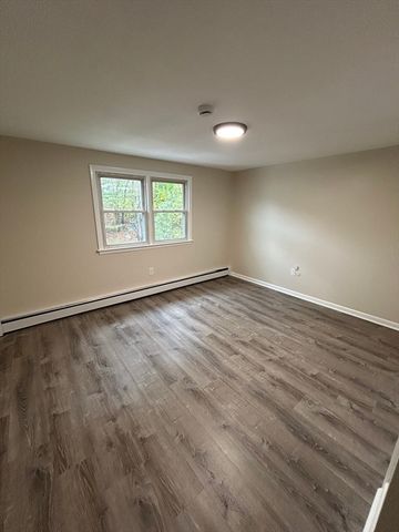 31 Joyce St 3, Webster, MA 01570