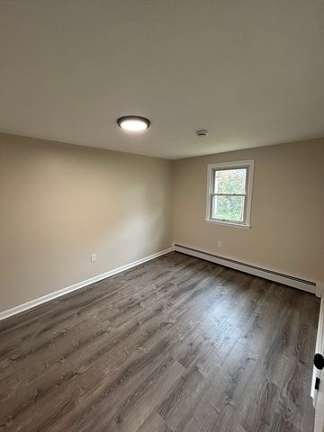 31 Joyce St 3, Webster, MA 01570