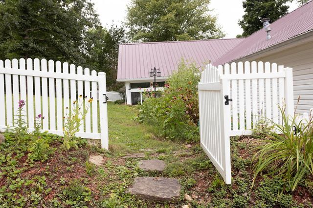 715 Carmen Drive, Athens, TN 37303