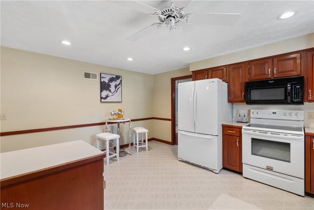 1300 7th Street NE, North Canton, OH 44720