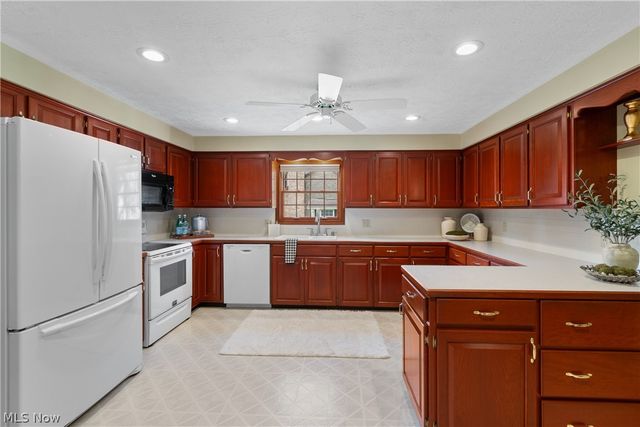 1300 7th Street NE, North Canton, OH 44720
