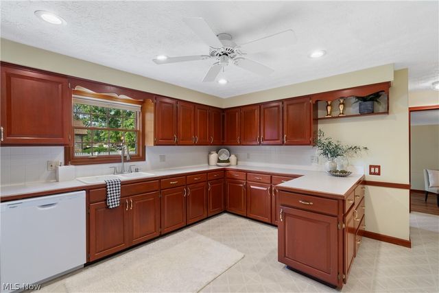 1300 7th Street NE, North Canton, OH 44720