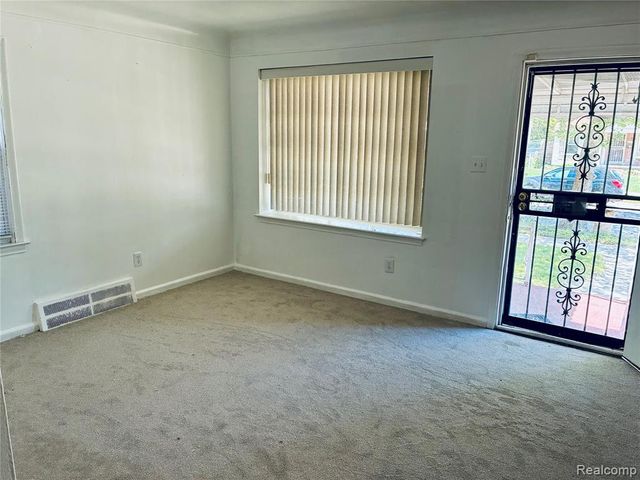 19455 Avon Avenue, Detroit, MI 48219