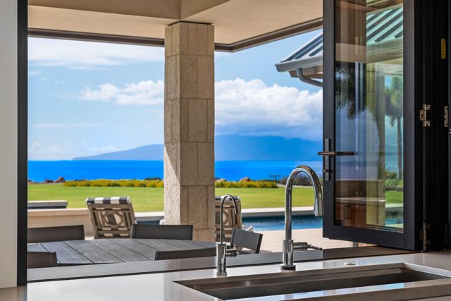 533 Luawai St, Lahaina, HI 96761