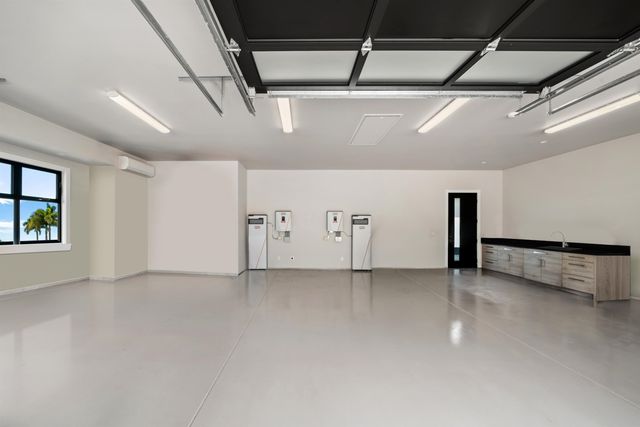 533 Luawai St, Lahaina, HI 96761