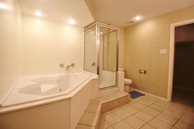 313 Woodhaven Drive, Desoto, TX 75115