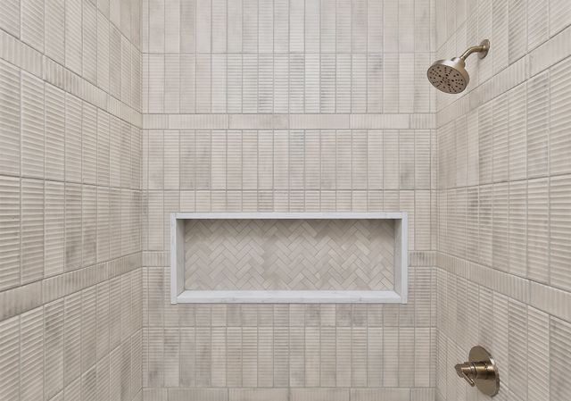 795 Canterbury Circle, Waukee, IA 50263