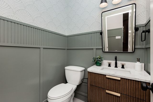 795 Canterbury Circle, Waukee, IA 50263