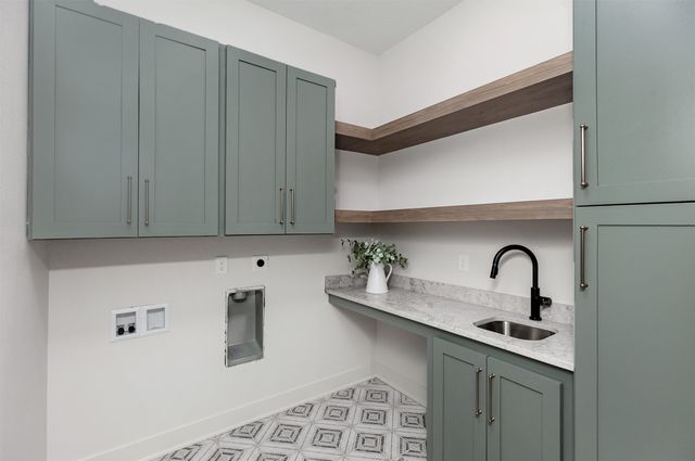 795 Canterbury Circle, Waukee, IA 50263