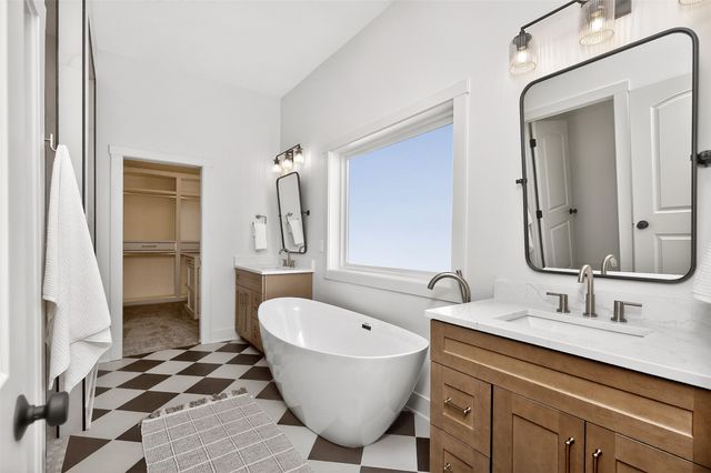 795 Canterbury Circle, Waukee, IA 50263