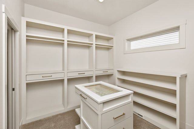 795 Canterbury Circle, Waukee, IA 50263