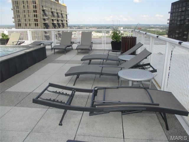300 N Broadway 1406, St Louis, MO 63102