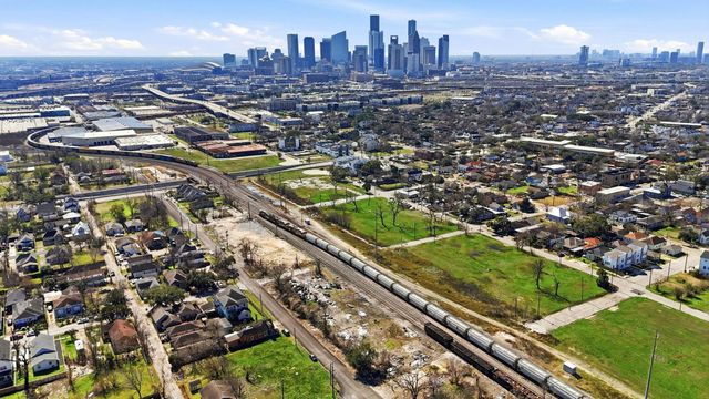 2109 Semmes Street, Houston, TX 77026